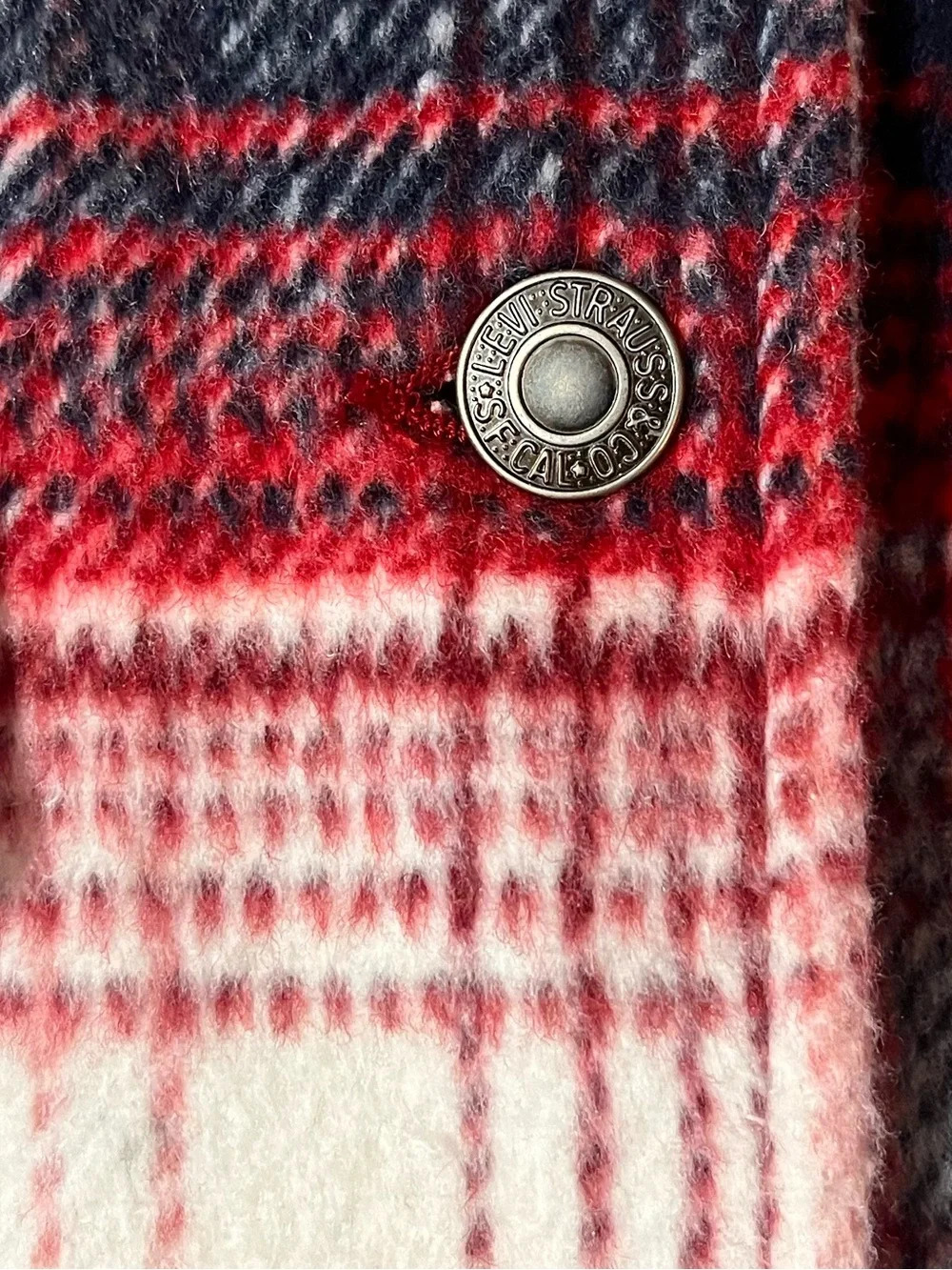 Levi’s Plaid Shacket Jacket
Lined
Large
Like new - Picture 8 of 8